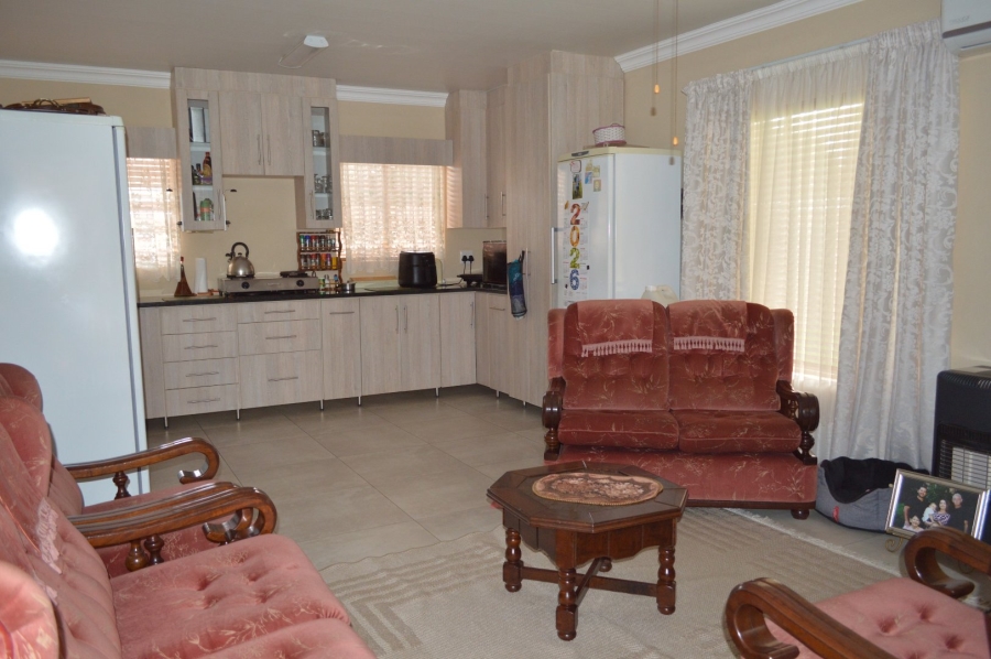 4 Bedroom Property for Sale in Flimieda North West